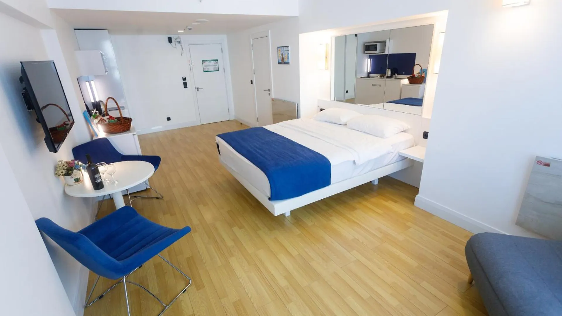 Orbi City Sea View Apartament Batumi Apartment