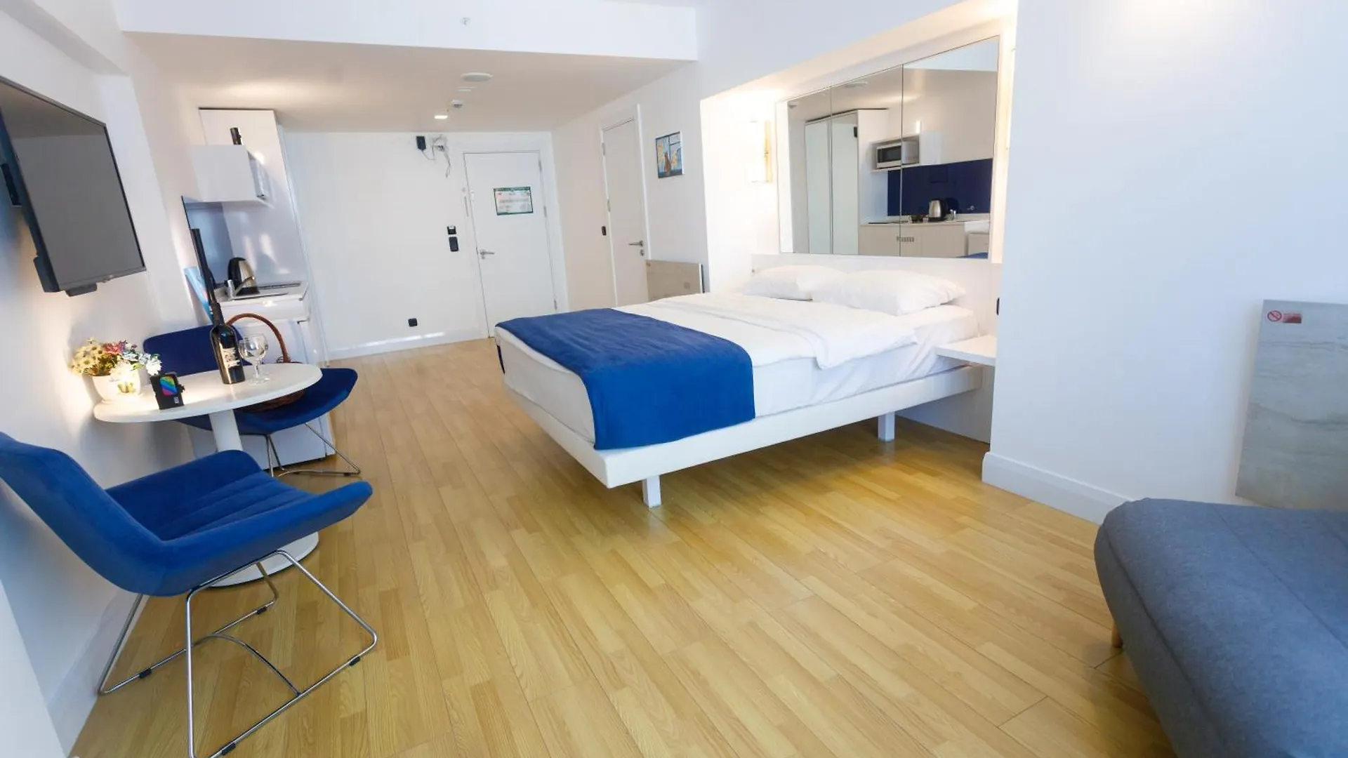 Orbi City Sea View Apartament Batumi Apartment