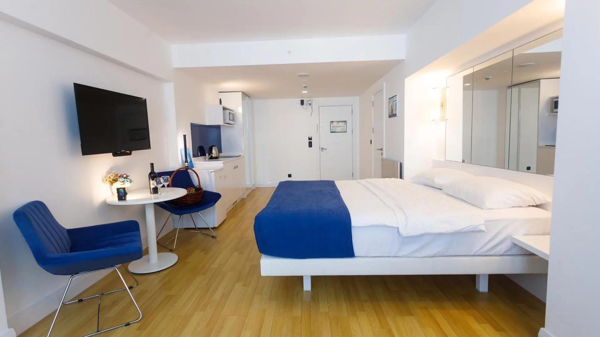 Orbi City Sea View Apartament Batumi Apartment